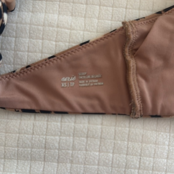 AERIE Swimsuit Top - Picture 2 of 4